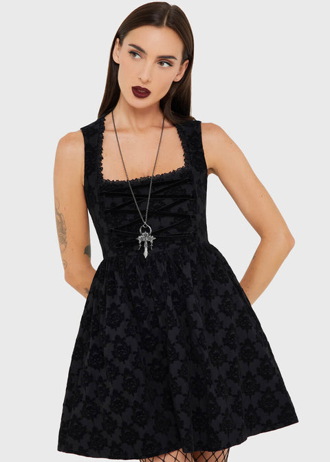 killstar bewitched lace dress Bewitched Lace Dress by Killstar. Costo: 5 pagos de $290 Tallas: De XS a 5XL Under a magical spell. - Soft-Stretch Lace. - High Neck w. Delicate Trim. - Lace-Yoke + Ruffle. - Long Sl